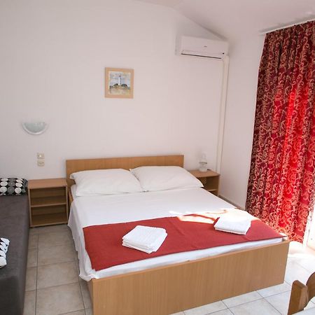 Apartments Ostrea - Mimoza Novalja Exterior photo